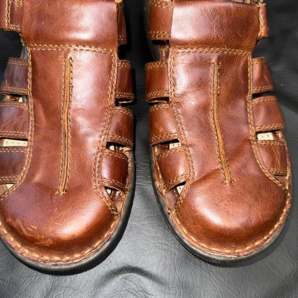 Born Mens Brown Leather Fisherman Sandals Closed Toe Comfort Shoes 10M
